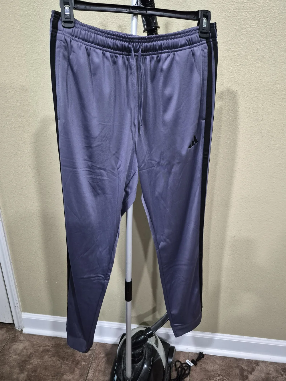 Adidas Men’s Purple/Black Track Suit - Lightweight Full-Zip Size L - Picture 3 of 4